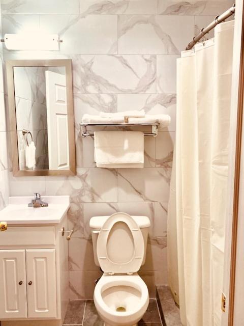 Quality Inn Нью-Йорк Экстерьер фото